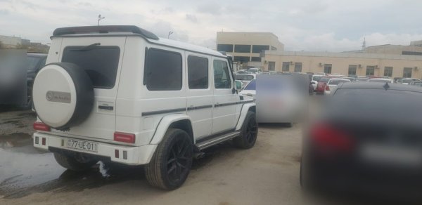 "Kia"nı vuraraq təhqir edən "Gelandewagen" sürücüsü saxlanıldı - FOTO