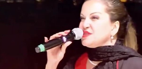 Türkiyədə azana hörmətsizlik edən müğənni səhnədən QOVULDU