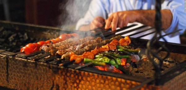 Restoranlarda yeni fənd: Kababın tikəsi azalır, qiyməti isə artır