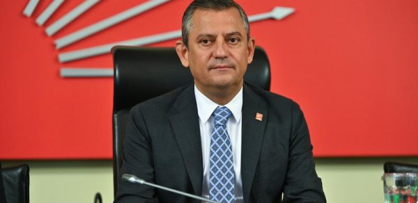 Özgür Özel istefa verdi