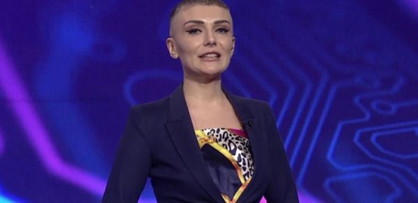 Məşhur aparıcı "Space TV"də işə başladı - Foto