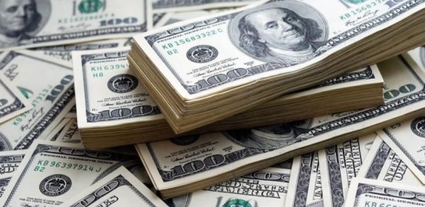 Avtomobilə sərnişin kimi əyləşən şəxsin 120 min dolları oğurlanıb - VİDEO
