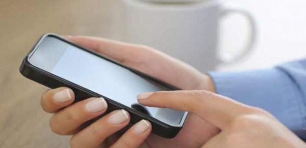 Yeni dələduzluq üsulu yayılıb - Telefonunuzla sizi gizli şəkildə belə çəkirlər - VİDEO