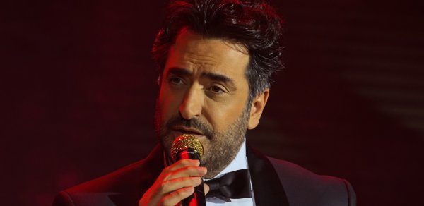 Mahsun Kırmızıgül Bakıya bu məşhur biznesmenin oğlunun toyuna gəlibmiş