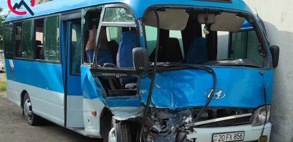 Sərnişin avtobusu qəza etdi - Xəsarət alanlar var