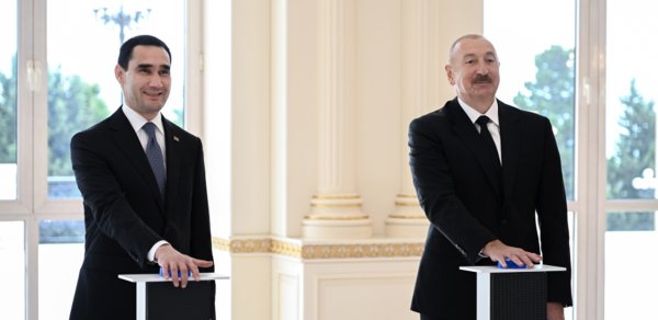 Azərbaycan bu ölkəyə tanker hədiyyə etdi - Mərasimdən fotolar