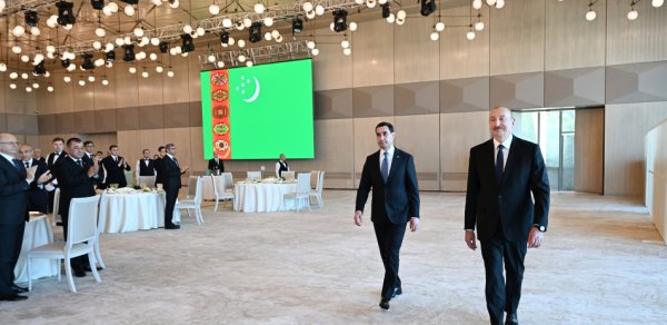 Türkmənistan Prezidentinin şərəfinə ziyafət verildi - FOTOLAR
