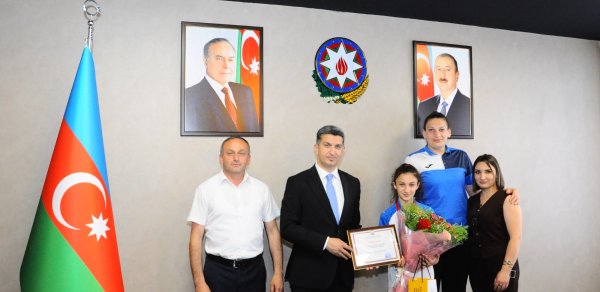 İcra başçısı şəhid övladı Aydan Hüseyinova ilə görüşdü - FOTOLAR