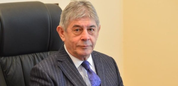 Prezidentin geri çağırdığı məşhur səfir kimdir? - DOSYESİ