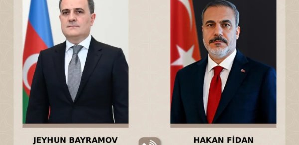 Ceyhun Bayramov Hakan Fidanla telefonla danışdı