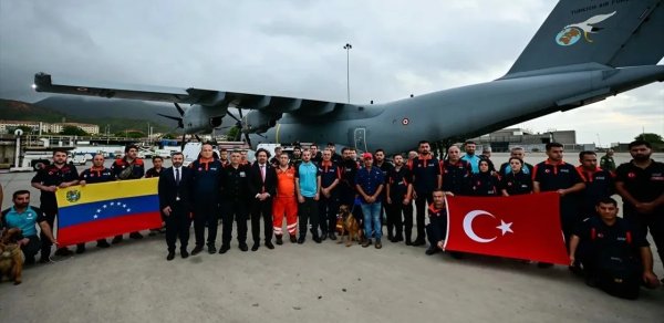 Türkiyə Venesuelaya xilasedici qrup göndərdi