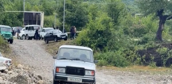 Şamaxının dağ kəndlərinə gedən yol bağlandı - VİDEO