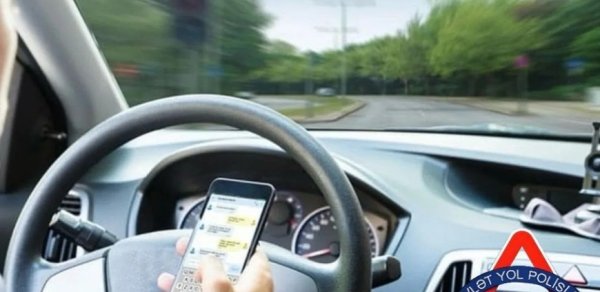 Sükan arxasında telefondan istifadə edənlərə XƏBƏRDARLIQ