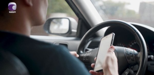 Sükan arxasında mobil telefondan istifadə edənlərə XƏBƏRDARLIQ - VİDEO