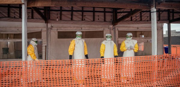 Konqoda Ebola həyəcanı: 300 yoluxmuş şəxs itkin düşüb