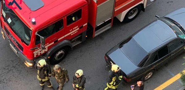 Bakıda yaşayış kompleksində yanğın - Maşınlara ziyan dəydi
