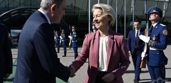 Ursula Fon der Lyayenin Azərbaycana səfəri başa çatıb