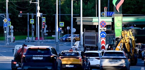 Rusiyada benzin böhranı dərinləşir: Novorossiyskdə yanacaq yoxdur