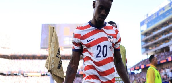 UEFA FIFA-nın Folarin Baloqunla bağlı qərarını pisləyib