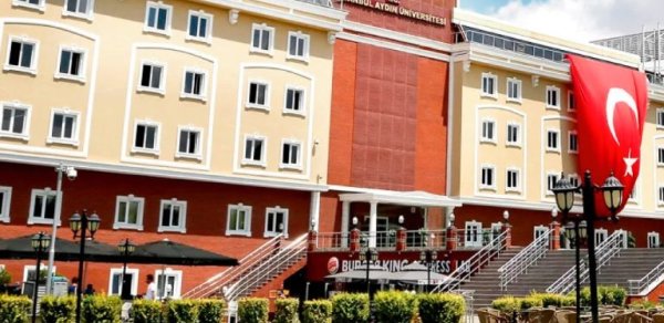 Azərbaycanlı abituriyentlər üçün böyük fürsət: İstanbulun mərkəzində bir dünya universiteti tələbə qəbuluna başladı