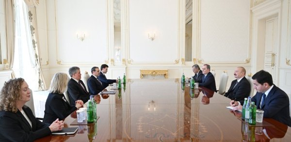 İlham Əliyev ABŞ Senatının Xarici Əlaqələr Komitəsinin üzvünü qəbul etdi - FOTO