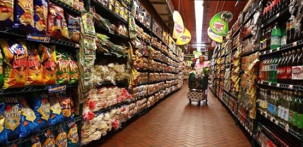 Bakıda marketdən 5 min manatlıq oğurluq edilib