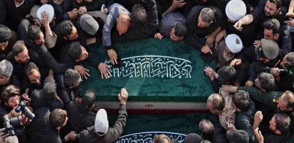 İraqda Xamenei ilə vida mərasimi keçirilir