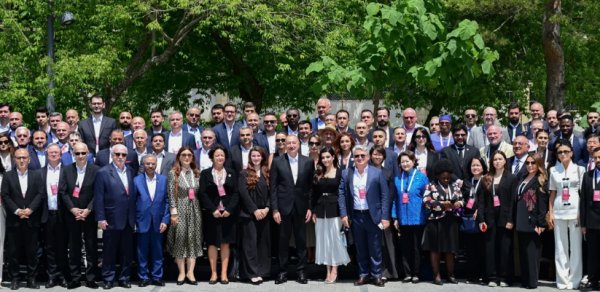 Prezidentin hesablarında Forumdan video paylaşıldı