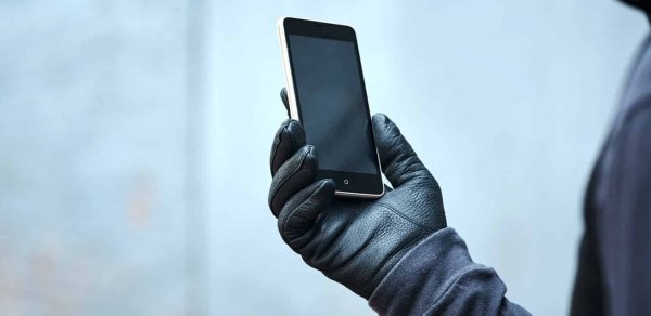 Tanışının mobil telefonunu talayan şəxs saxlanıldı