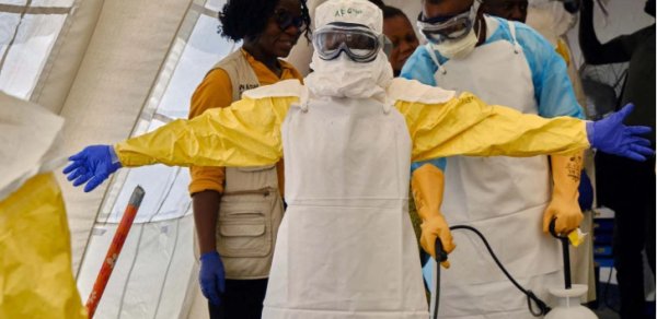 Dünyada Ebola həyəcanı: Ölkələr səyahət tədbirlərini sərtləşdirir