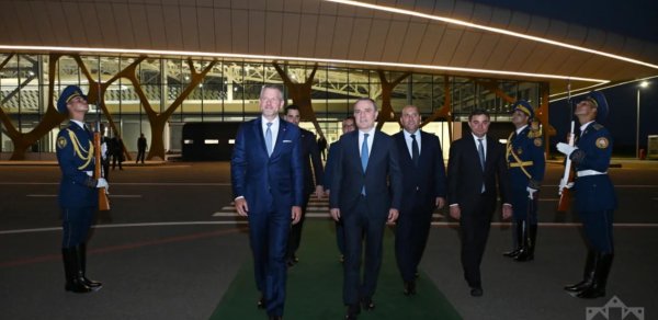 Slovakiya prezidenti Füzuli aeroportundan təyyarə ilə Bakı şəhərinə yola düşüb - FOTO