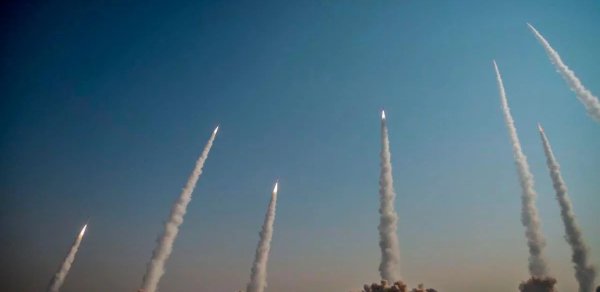 ABŞ İrana aviazərbələr endirdi: İran isə cavab addımı atdı