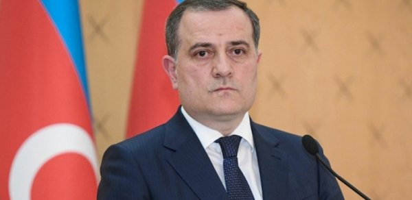 Ceyhun Bayramov Moskvaya gedir