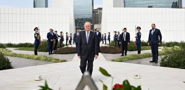Fələstin Dövlətinin Baş naziri Bakıda Zəfər parkını ziyarət etdi