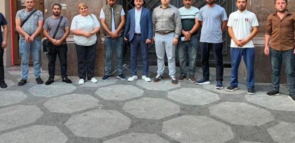"Atlas Bey" gəmisinin azərbaycanlı heyəti yola salındı – Kapitanın axtarışları davam edir