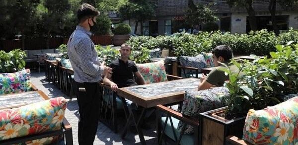 Kütləvi zəhərlənmə olan restoran bu vəzifəli şəxsin imiş