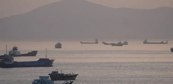 SEPAH son sutka ərzində Hörmüzdə 4 gəmini saxlayıb