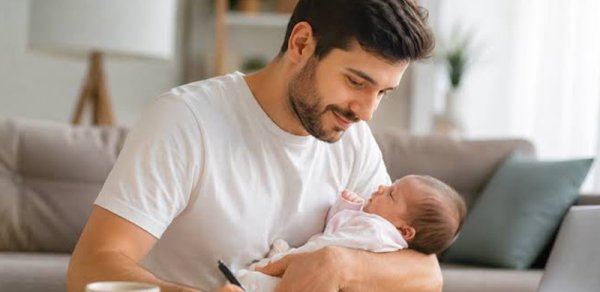 Azərbaycanda atalıq məzuniyyətinə çıxanların sayı açıqlandı