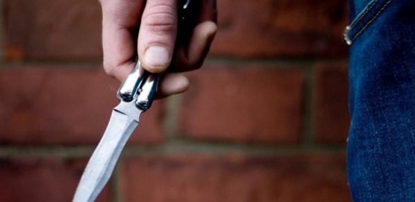 Bakıda qayınata gəlinini bıçaqladı