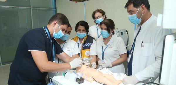 Yeni Klinikada neonatal reanimasiya üzrə simulyasiya təlimi keçirildi - FOTOLAR