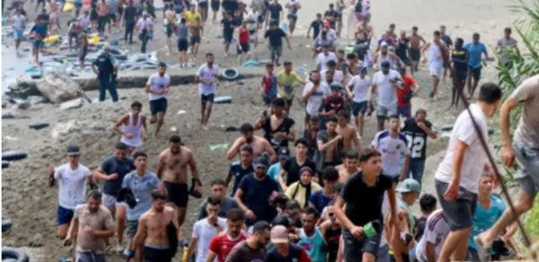 Mərakeşdən Seutaya 24 saatda 49 minə yaxın miqrant keçib