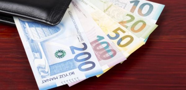 Onlar 8000 manat maaş alır