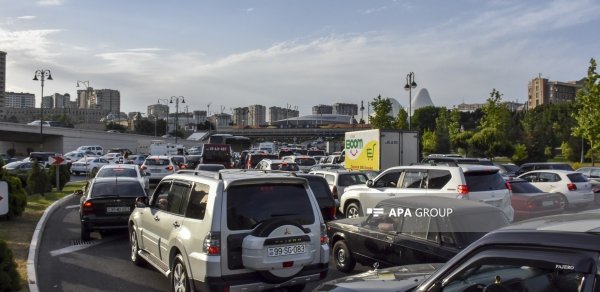 Bakıda bu yollarda sıxlıq var -SİYAHI