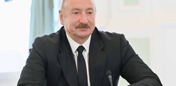 İlham Əliyev Sinqapur Prezidentini təbrik etdi