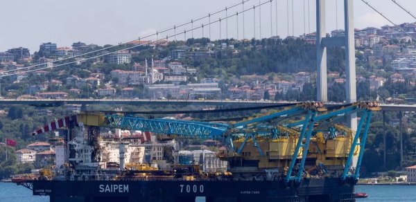Türkiyə boğazlarından Qara dənizə keçən gəmilərə məhdudiyyət qoyulub?