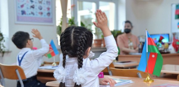 Yeni dərs ili ailələrə neçəyə başa gələcək? - Qiymətlər 15% artıb