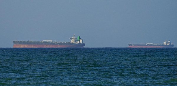 İran: ABŞ blokadanı davam etdirsə, Hörmüz boğazı təhlükəsiz olmayacaq