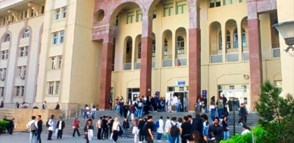 Təhsilhaqqının 1500 manat azaldılması ilə bağlı - Rəsmi açıqlama