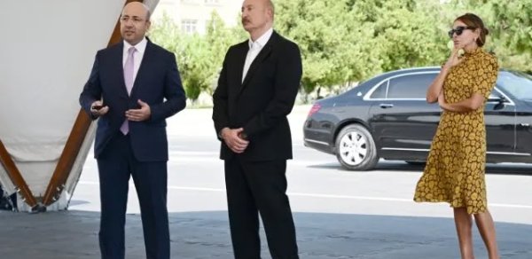 Prezident və birinci xanım Naxçıvanın Baş Planı ilə tanış oldular - FOTO
