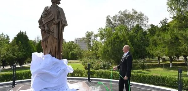 Əcəmi Naxçıvaninin abidəsinin açılışı oldu - FOTOLAR